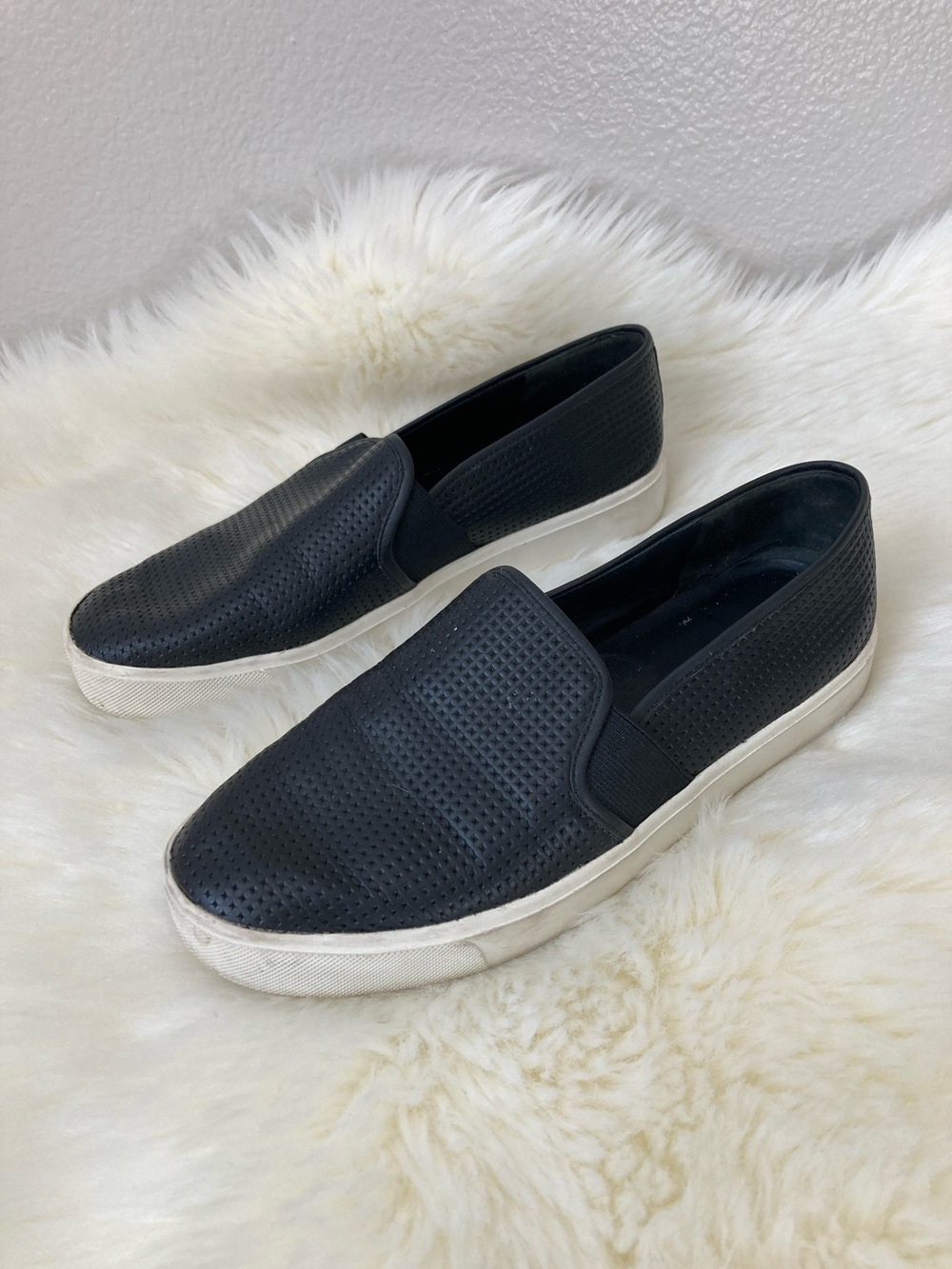 Vince Blair Perforated Leather Slip on Sneakers sz 6
